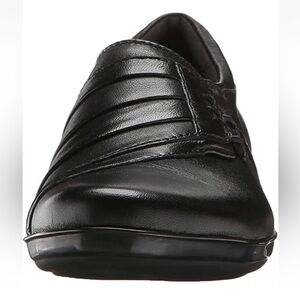 Clarks Everlay Iris Flats • Black Leather • Women’s 7.5M • Like New